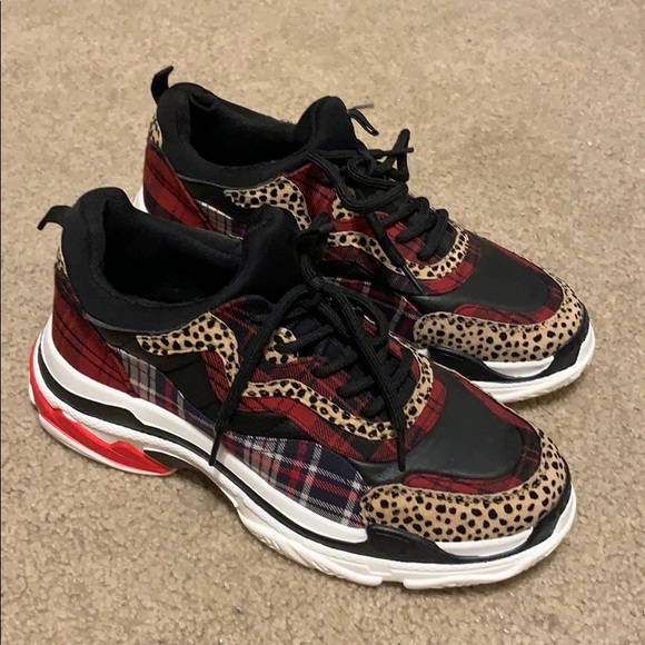 Jessica Simpson Shoes - NEVER WORN SNEAKERS! Jessica Simpson Shoes - NEVER WORN SNEAKERS!